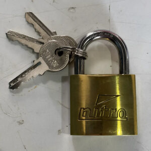 Candado De Bronce Y Acero 38 Mm Doble Traba 3 Llaves Nitro Dorado